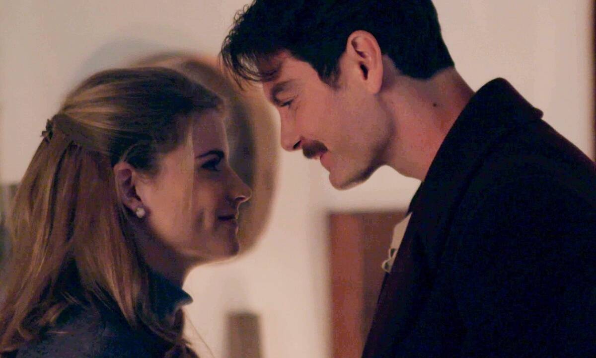 Άγριες μέλισσες: Η Δρόσω χώρισε τον Κωνσταντή και τα tweets ήταν επικά