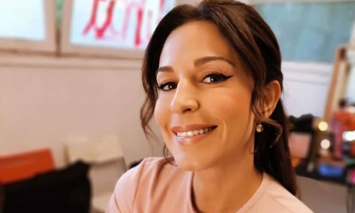 Η Κατερίνα Παπουτσάκη τράβηξε όλα τα βλέμματα με το μαγευτικό της look