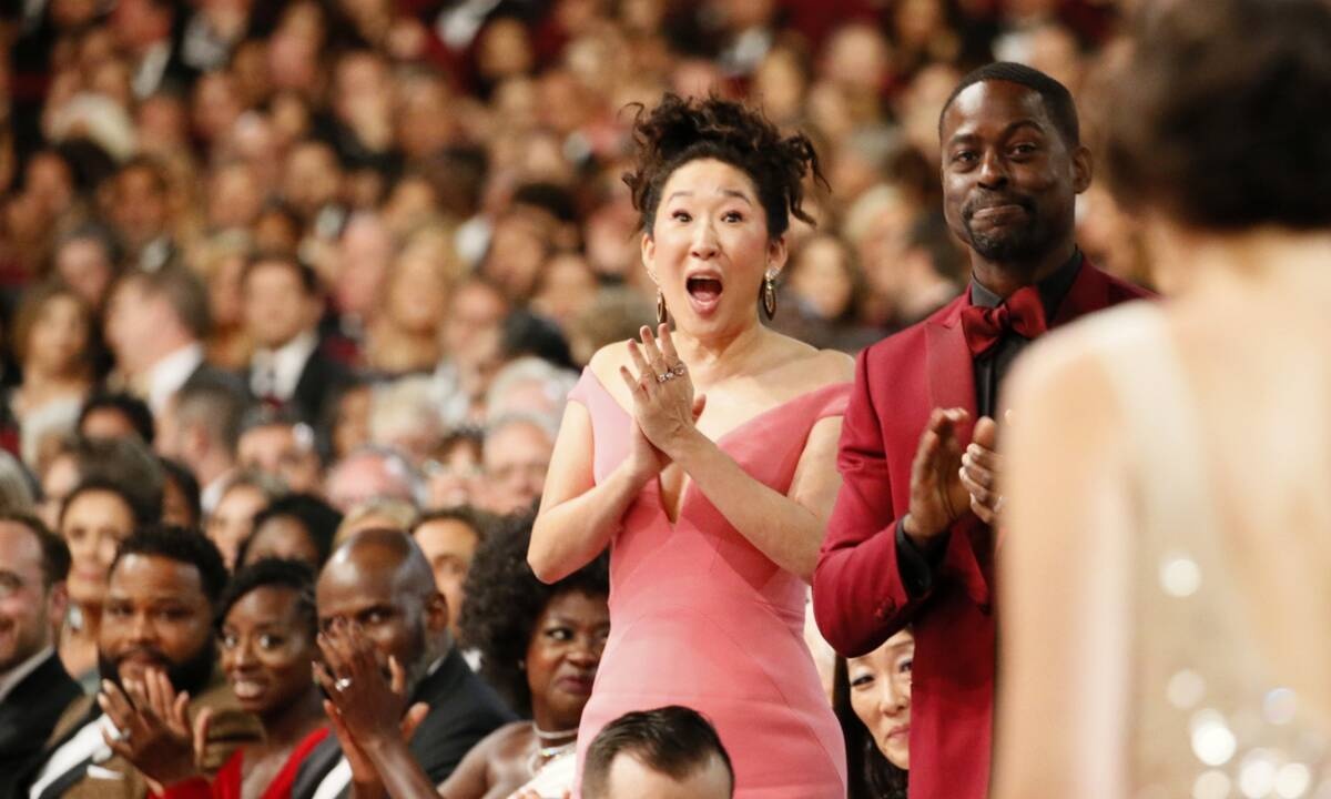 H Sandra Oh πρωταγωνιστεί στην πιο ξεκαρδιστική στιγμή σε βραβεία ever