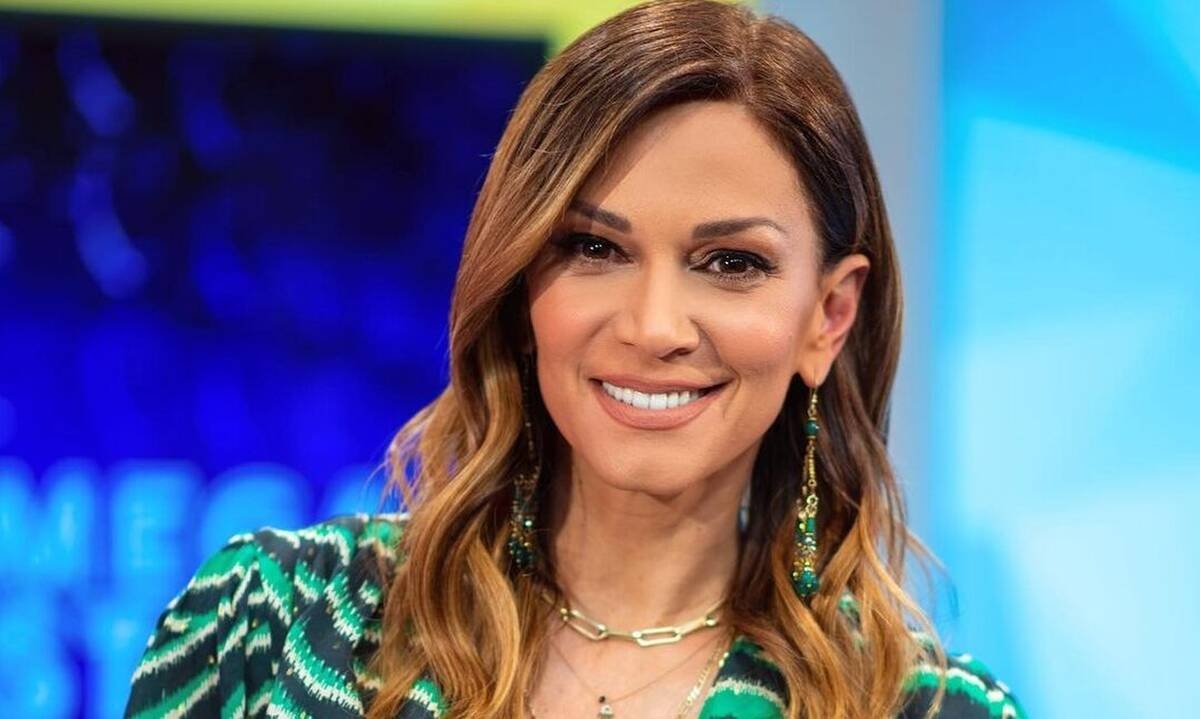 Έλλη Κοκκίνου: Απαθανάτισε την στιγμή που η μητέρα της έκανε το εμβόλιο του κορονοϊού