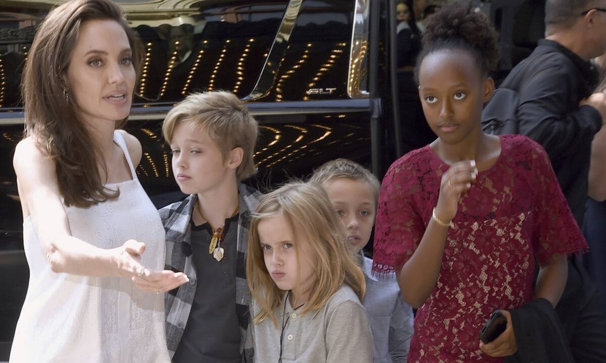 Shiloh και Zahara Jolie-Pitt: Τι ενώνει τις κόρες της Jolie 