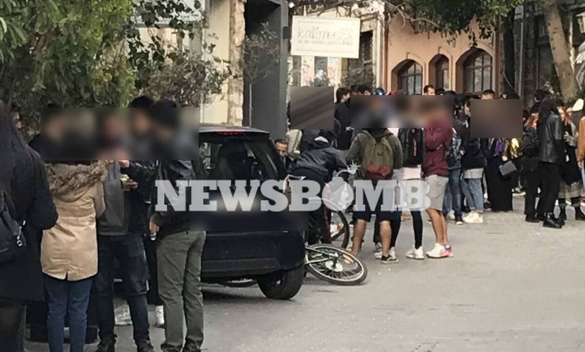 Lockdown: Την ώρα των ανακοινώσεων Χαρδαλιά 150 άτομα πήγαν για ποτό στου Ψυρρή