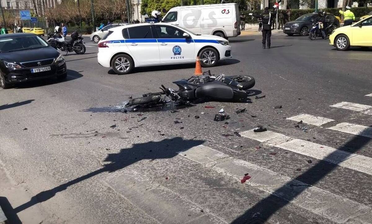 Τροχαίο στη Βουλή: Συγκλονίζει η μητέρα του άτυχου μοτοσυκλετιστή - Θα δωρίσουμε τα όργανά του