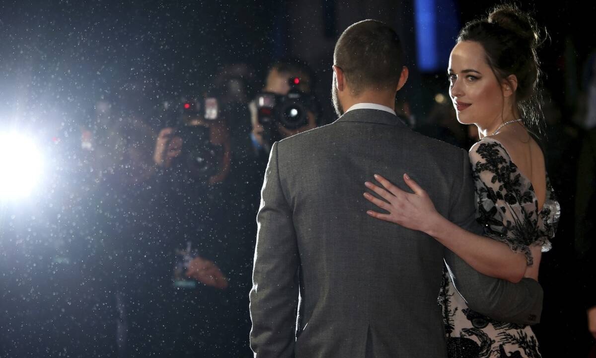 Πασίγνωστος ηθοποιός έχασε τον πατέρα του από κορονοϊό (photos)