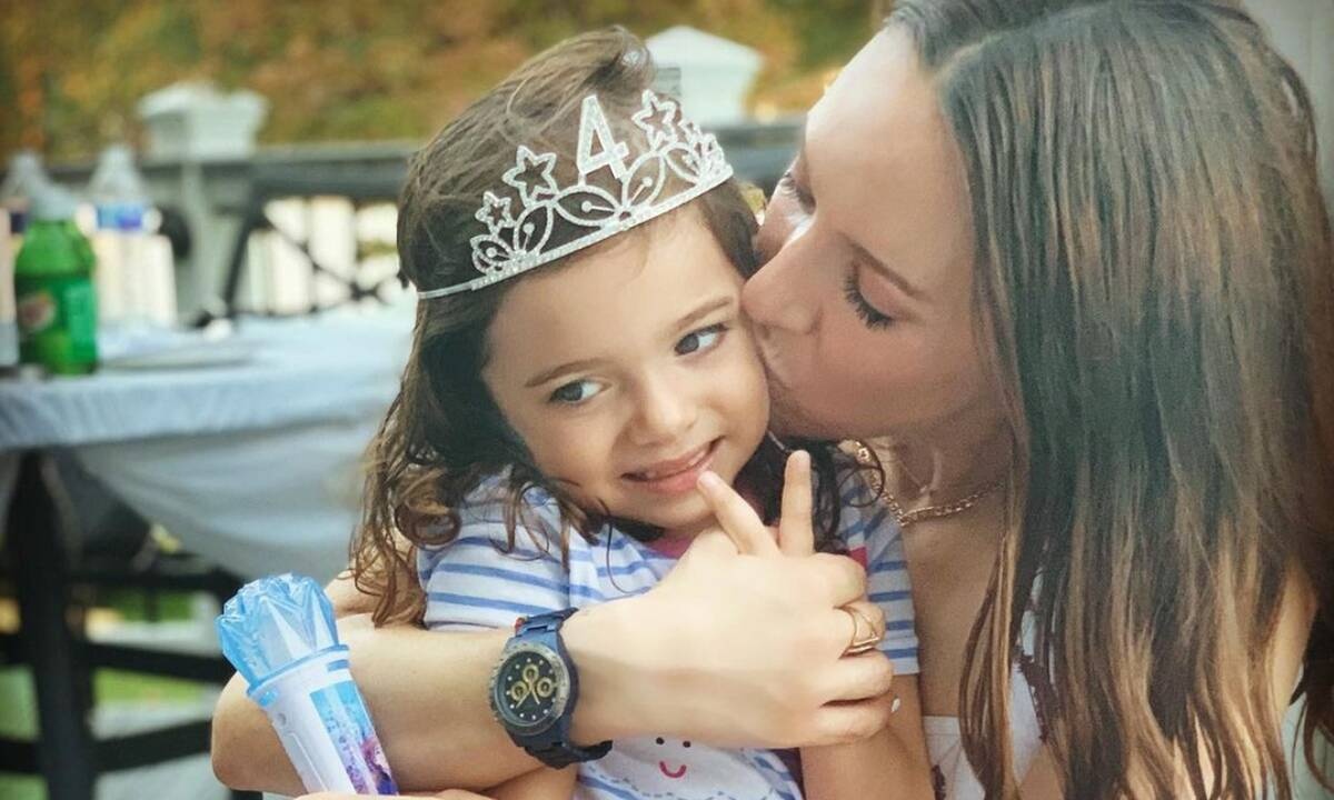 Καλομοίρα: Δεν φαντάζεστε τι φόρεσε η κόρη της μέσα στο σπίτι