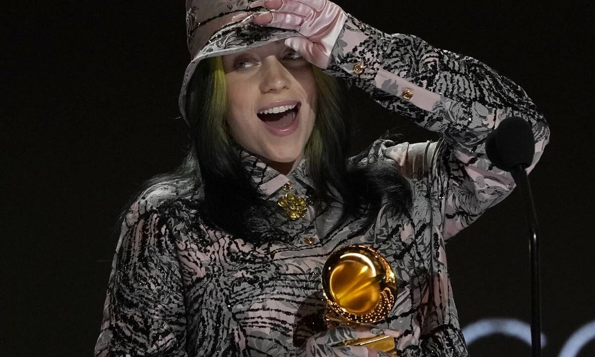 Κι όμως η Billie Eilish είχε αλλάξει τα μαλλιά της καιρό πριν μας τα δείξει