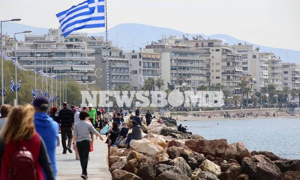 Ρεπορτάζ Newsbomb.gr - Κωδικός «κυριακάτικη βόλτα»: Ήλιος, θάλασσα και ηλιοθεραπεία στα νότια