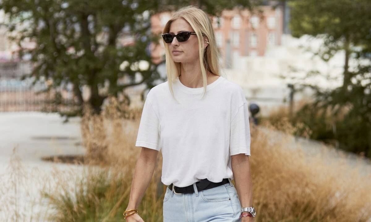 Οι πιο απλοί τρόποι να φορέσεις το λευκό μπλουζάκι σου