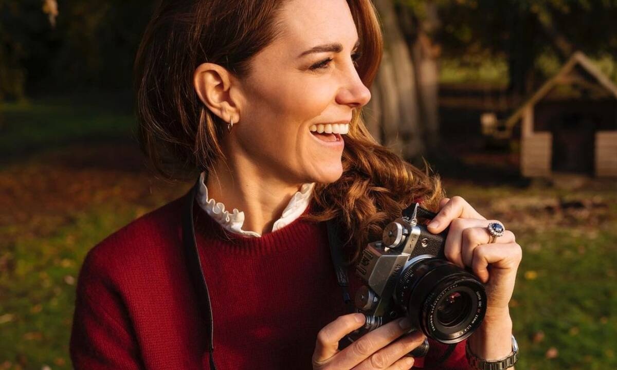 Αυτό το ρούχο της Kate Middleton θα το φορούσες άνετα κι εσύ κάθε μέρα (photos)