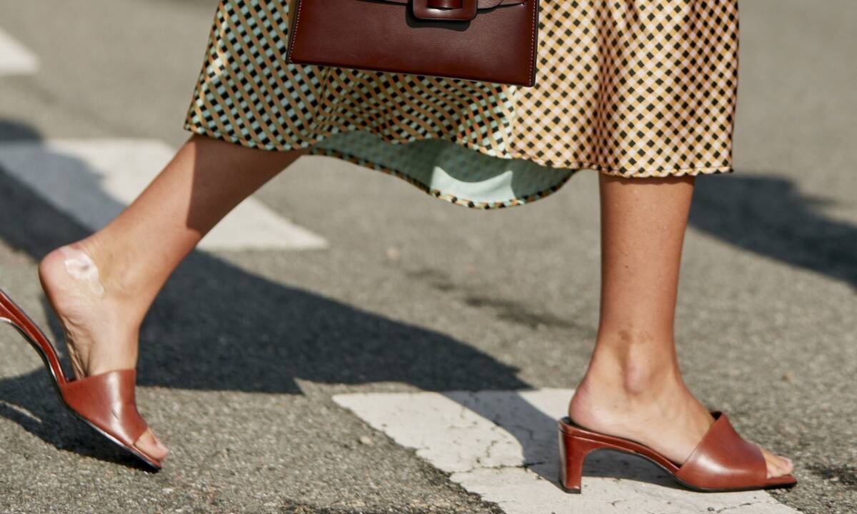 Βρήκαμε τα πιο ωραία σανδάλια που θα φοράνε όλες το καλοκαίρι
