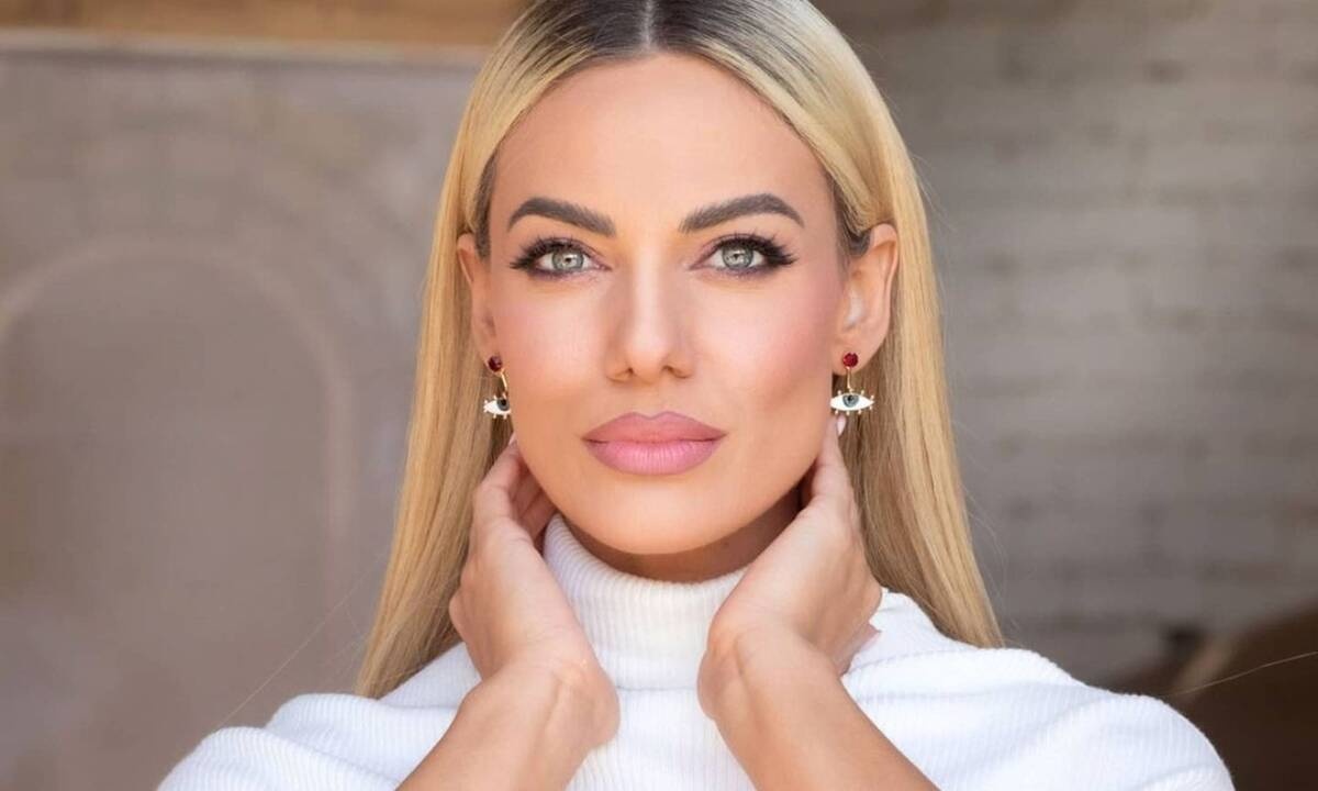 Ιωάννα Μαλέσκου με κολάν: Η αποθέωση του κόσμου για τους κοιλιακούς της