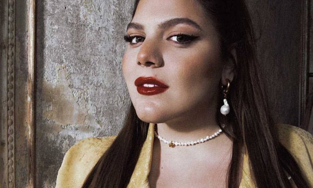 Δανάη Μπάρκα: Ποζάρει με μαγιό σε ένα υπέροχο throwback (photos)