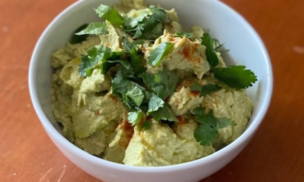 Γράφει η Majenco για το Queen.gr: Συνταγή για Avocado Hummus μέσα σε 5 λεπτά