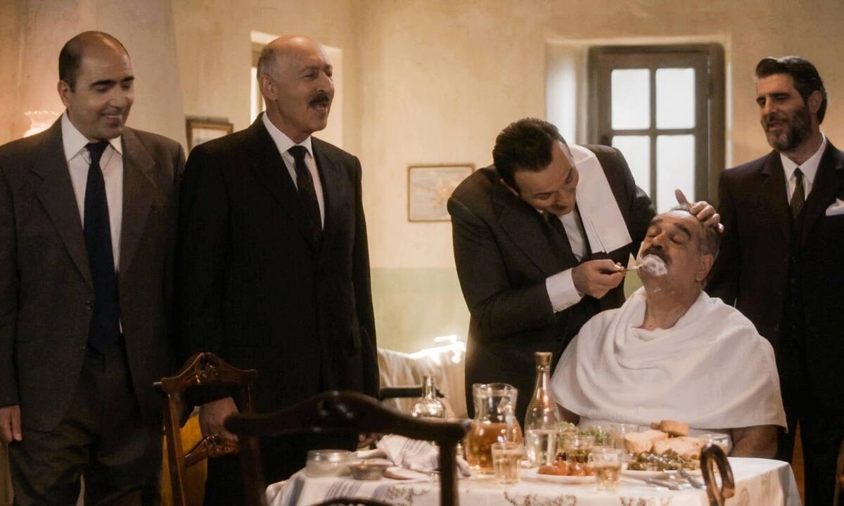 Άγριες Μέλισσες: Ο ενωμοτάρχης δίκασε τον Δούκα και το Twitter τον αποθέωσε (photos)