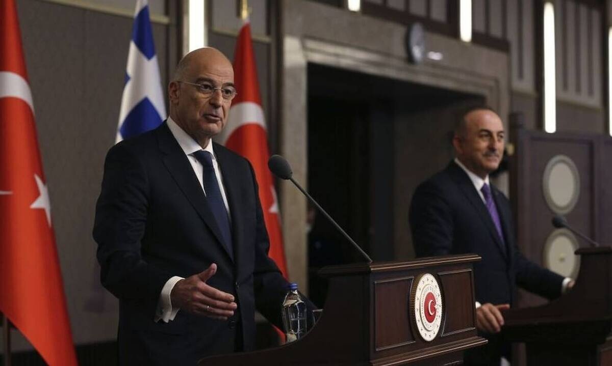 Bloomberg: «Δραματική τροπή στη συνάντηση Δένδια - Τσαβούσογλου»