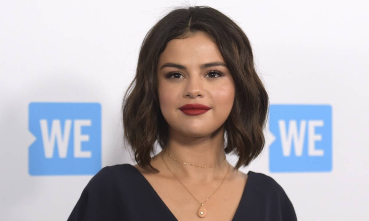 Η Selena Gomez έκανε καινούργιο τατουάζ και πρέπει να το δεις