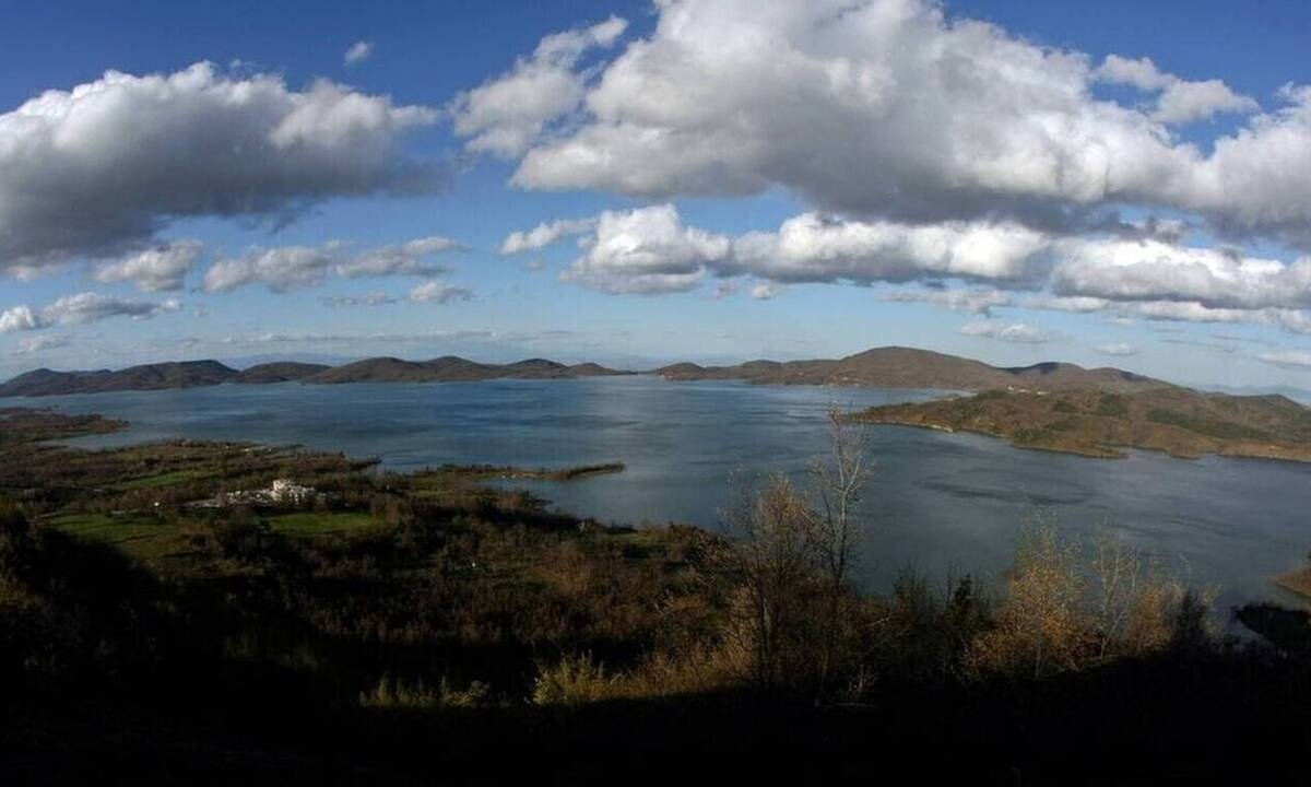 Καιρός αύριο: Αίθριος με τοπικές βροχές - Πού θα βρέξει