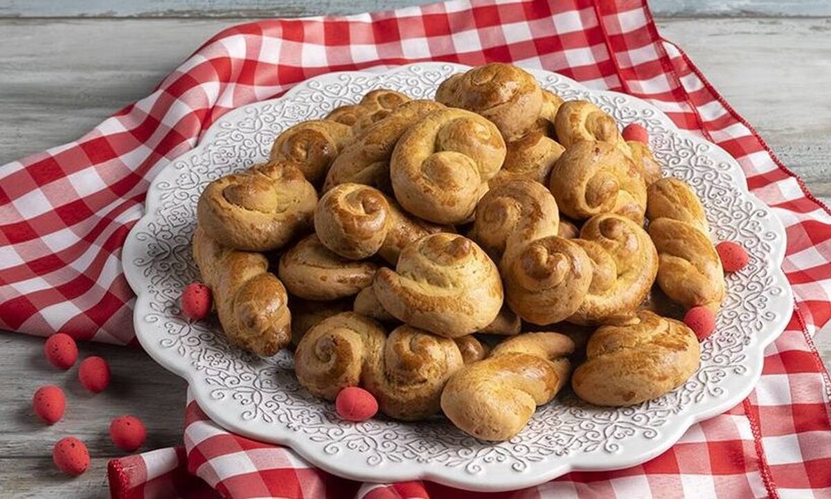 Πασχαλινά Σμυρνέικα κουλουράκια από τον Άκη Πετρετζίκη