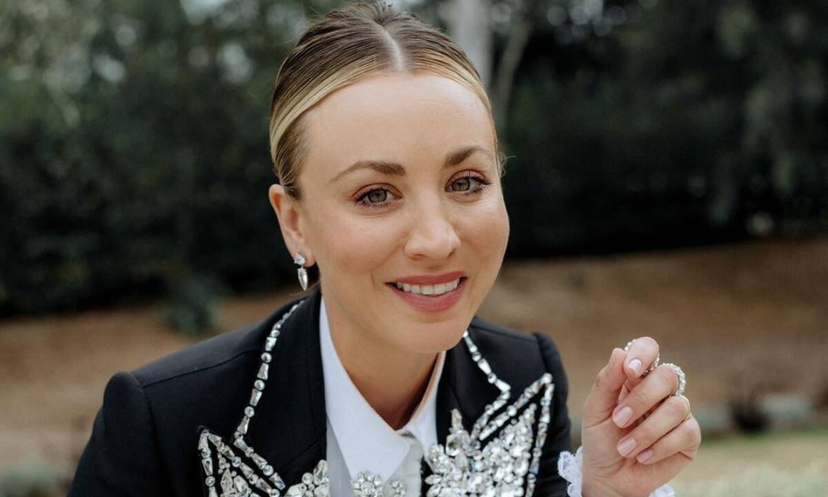 H προπόνηση της Kaley Cuoco για sexy κορμί (video)