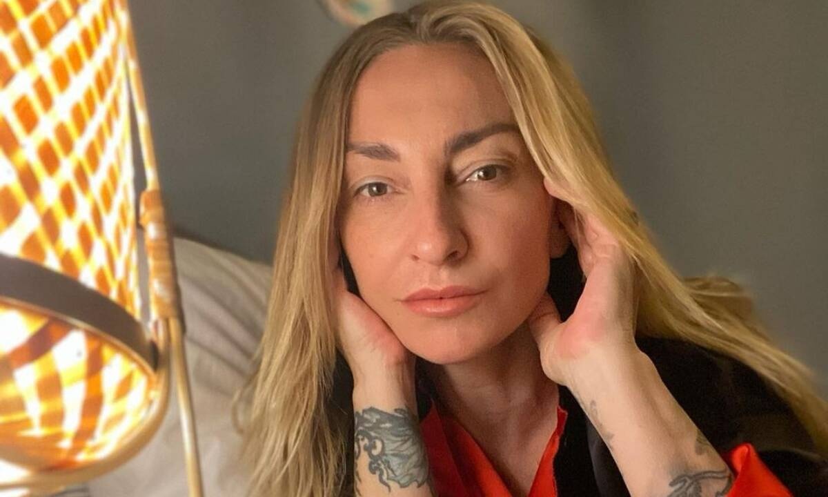 Ρούλα Ρέβη: Έτσι, δεν έχετε ξαναδεί τα δίδυμα παιδιά της