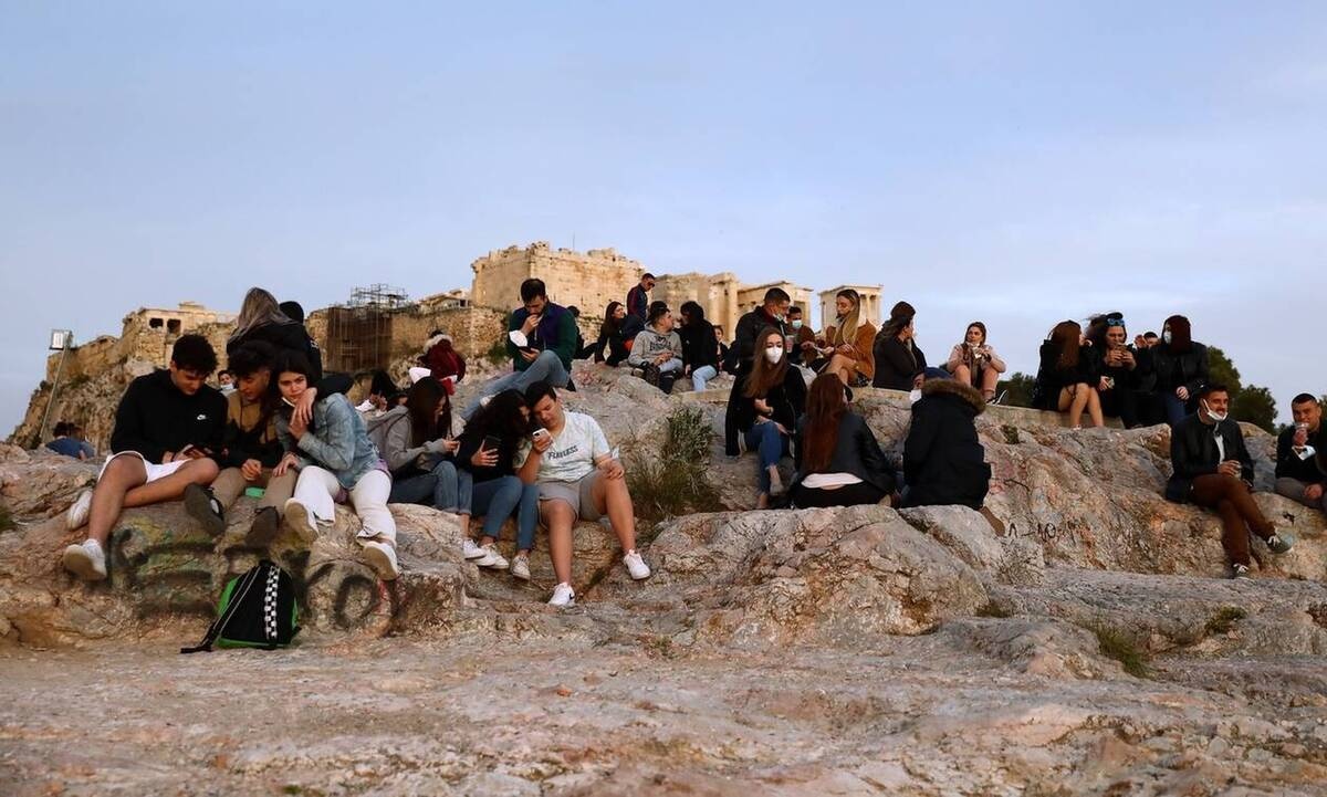 Μετακίνηση από δήμο σε δήμο: «Κλείδωσε» το άνοιγμα από Δευτέρα – Τι θα συμβεί με το SMS στο 13033