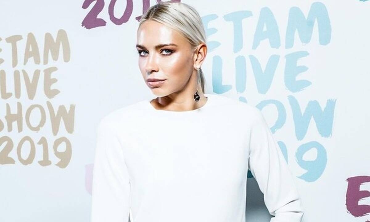 Ρωσίδα Ολυμπιονίκης της κολύμβησης γιόρτασε τα γενέθλια της με topless φωτογραφία