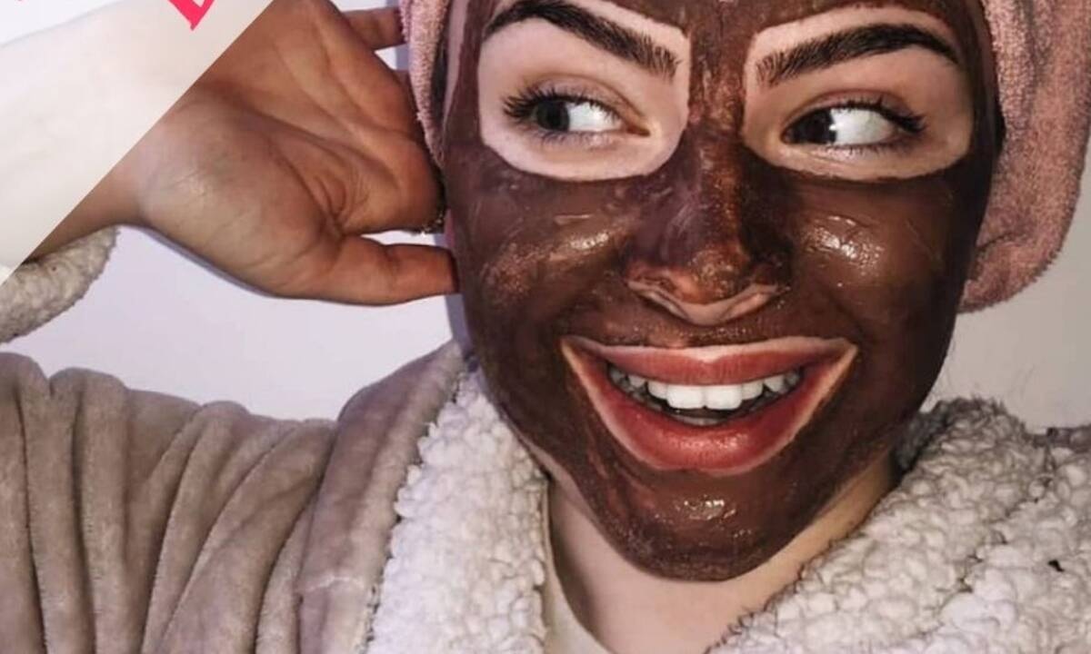 Με τα σοκολατένια αυγά που θα περισσέψουν, φτιάξε μια μάσκα λάμψης