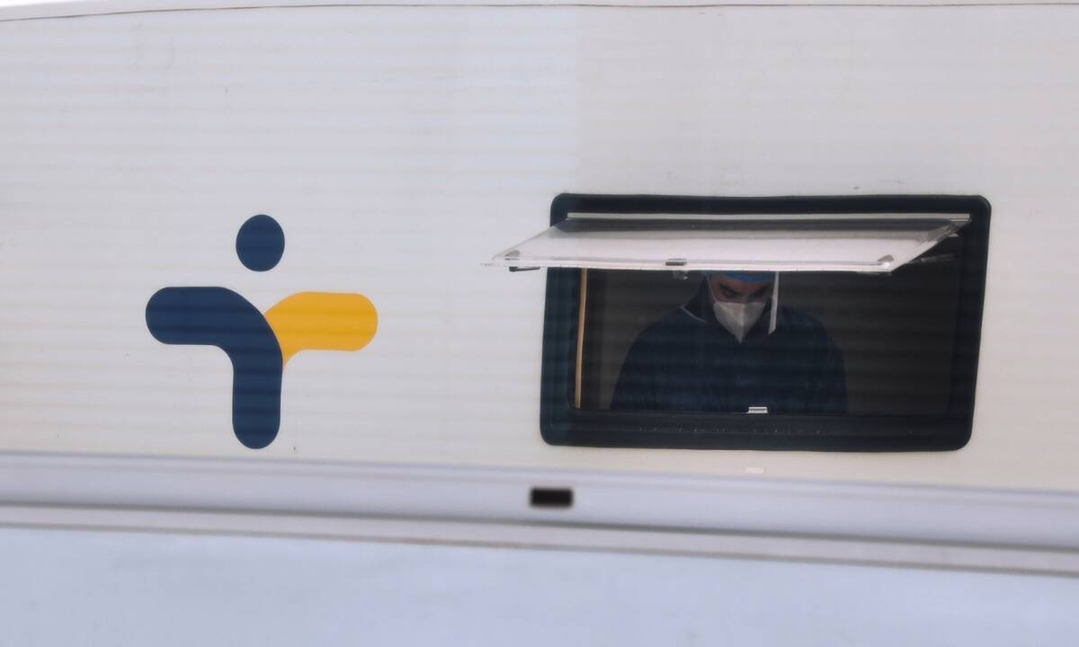 Κρούσματα σήμερα: 886 κρούσματα στην Αττική - Κάμψη νέων μολύνσεων σε Θεσσαλονίκη, Αιτωλοακαρνανία