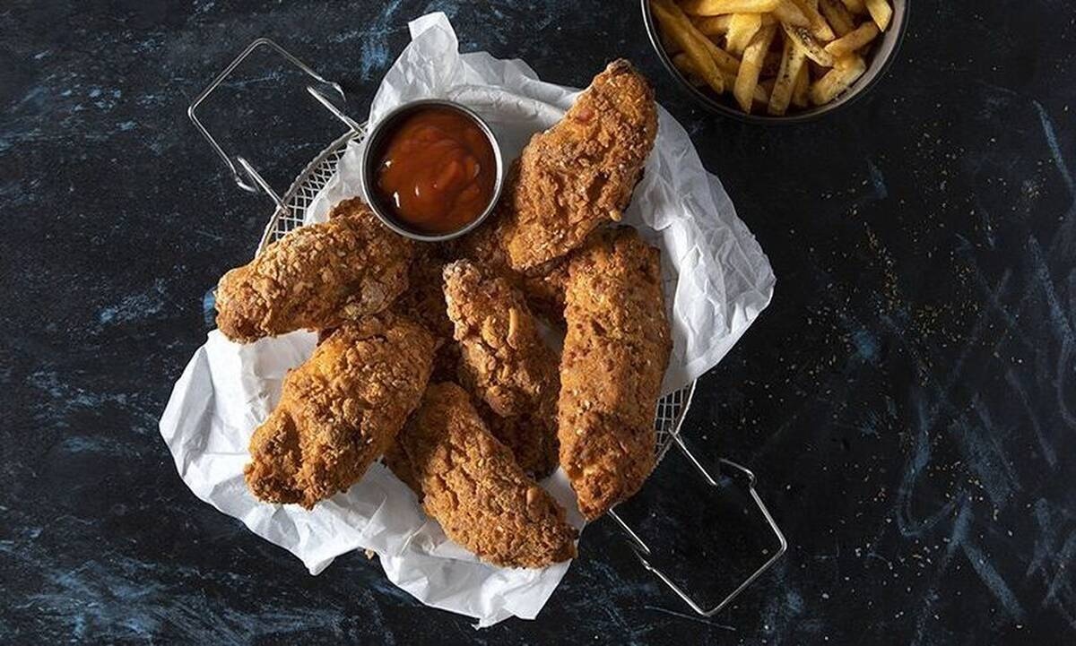 Φτιάξτε κοτόπουλο πανέ στον φούρνο όπως ο Άκης Πετρετζίκης