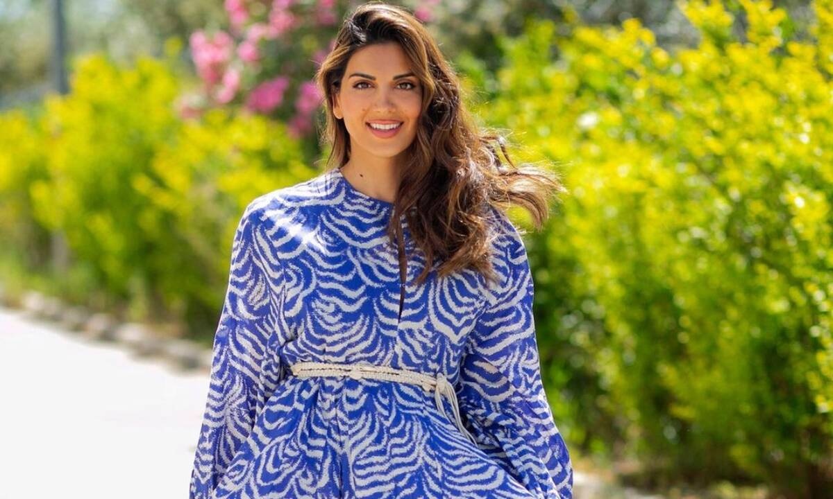 Η Σταματίνα Τσιμτσιλή ποζάρει με τις κόρες και τον γιο της