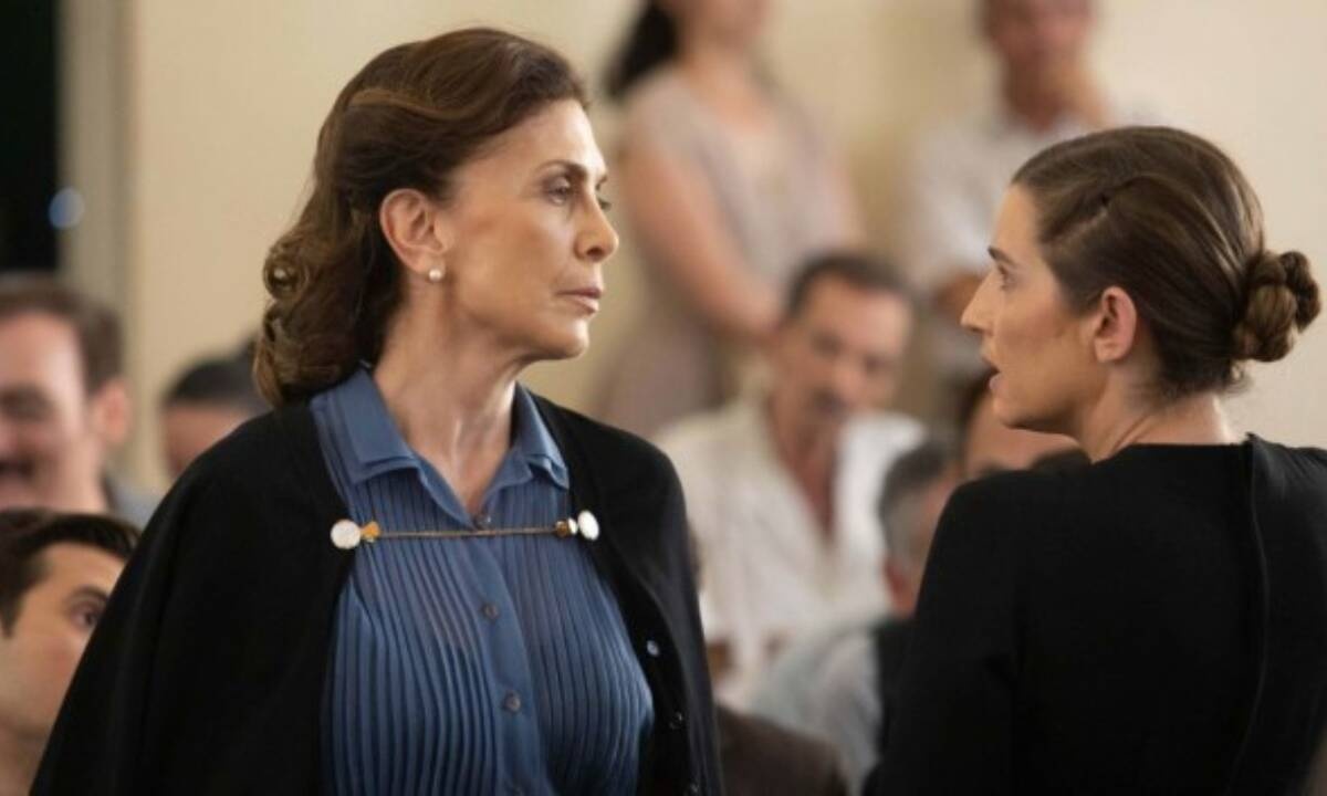 Άγριες Μέλισσες: Αποθέωση στο Twitter για το ξέσπασμα Μυρσίνης (photos)