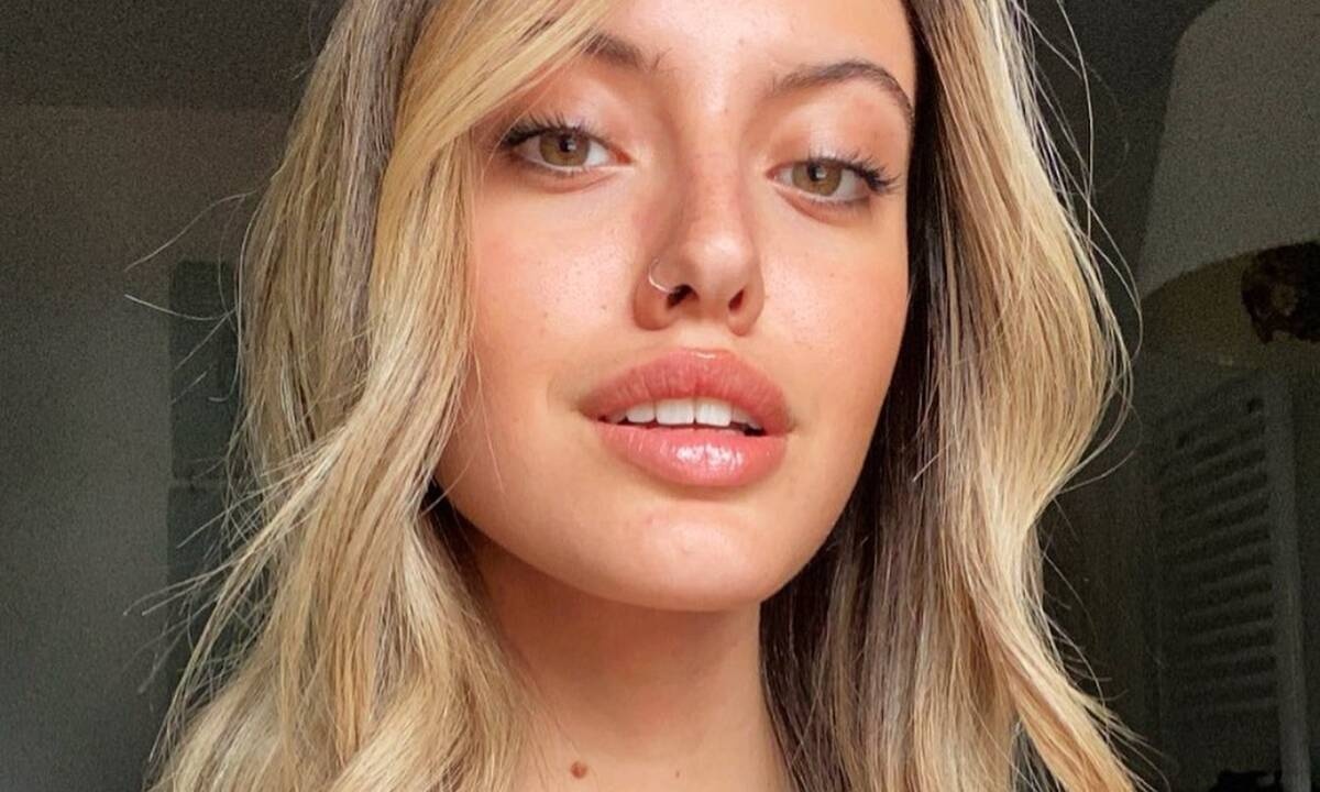 Δανάη Λιβιεράτου: Η ευχή και η πόζα με ολόσωμο μαγιό (photos)