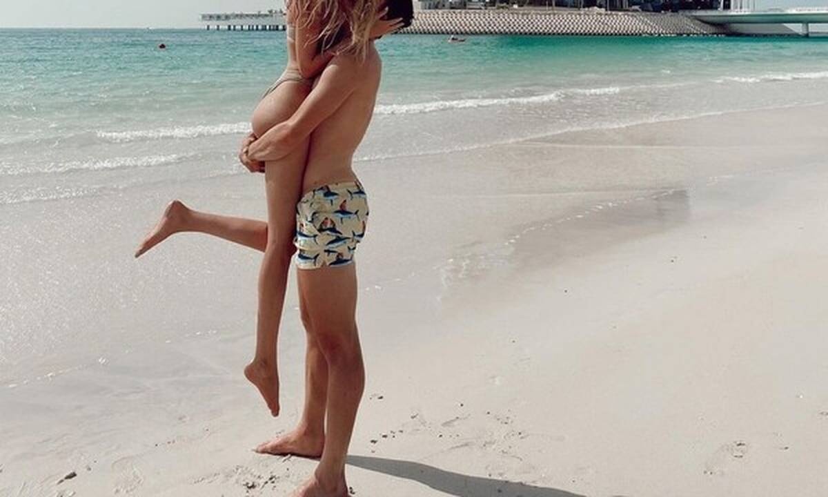 H πιο ρομαντική φωτό ever - Full in love στο Ντουμπάι!