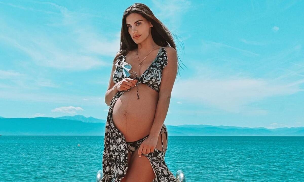 Χριστίνα Μπόμπα: Σε λίγες μέρες γεννά και δες την αλλαγή στο σώμα της μέσα από φώτο