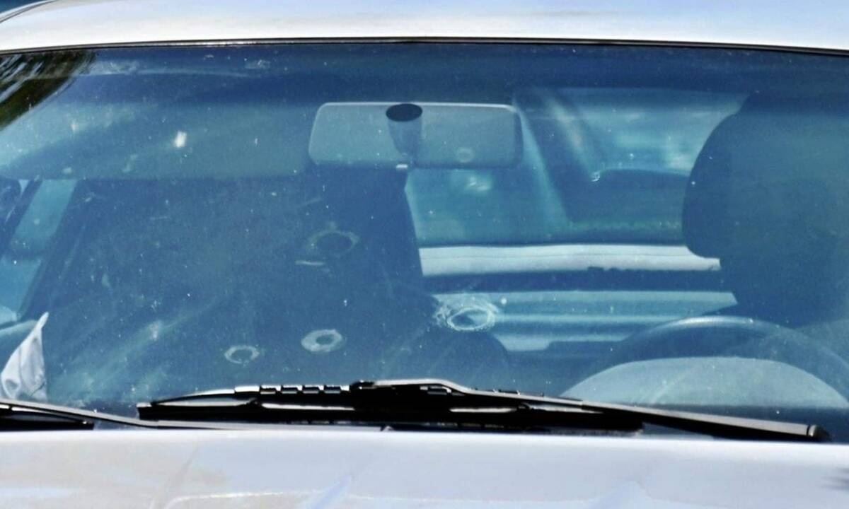 Γλυκά Νερά: Στη ΓΑΔΑ για κατάθεση ο σύζυγος της Καρολάιν - Δείτε τις φωτογραφίες