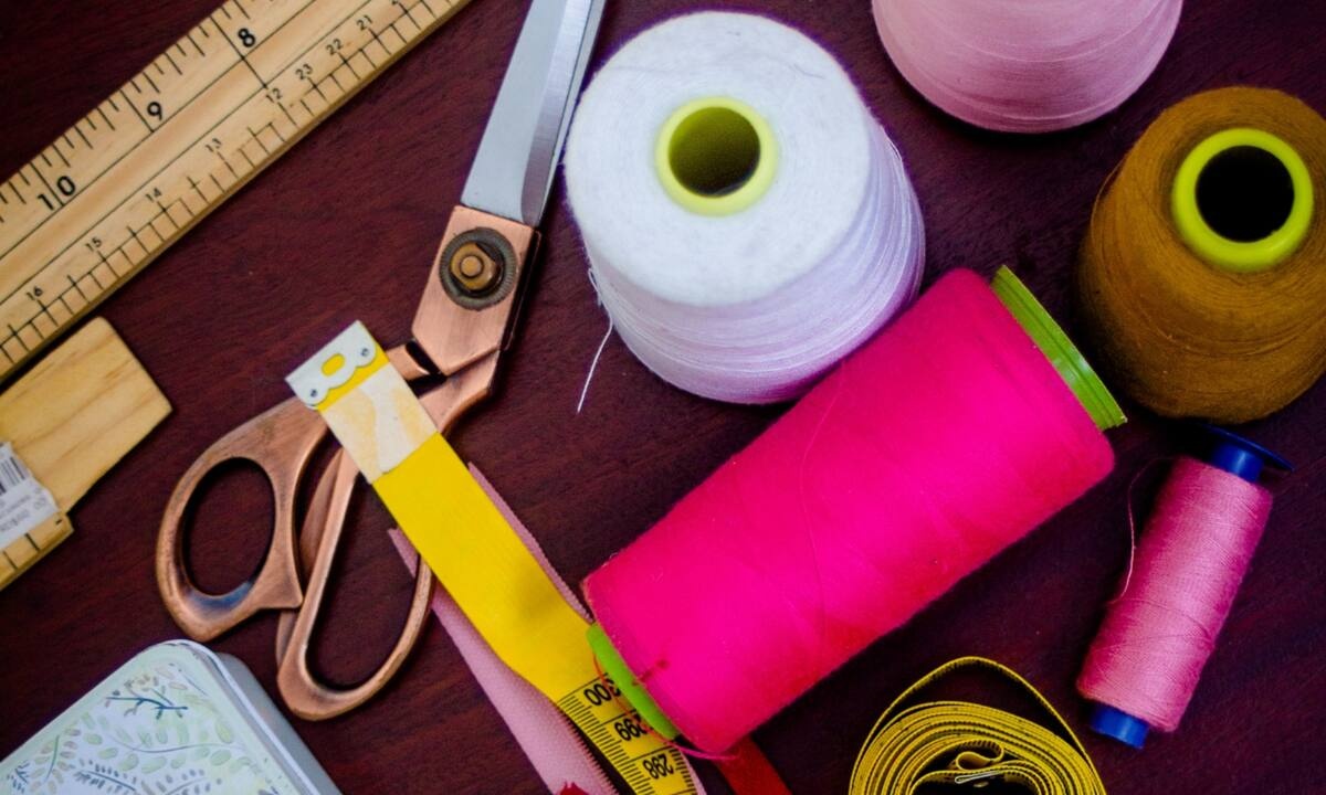 Θες να μάθεις να ράβεις; Αυτό το βίντεο θα σε βοηθήσει