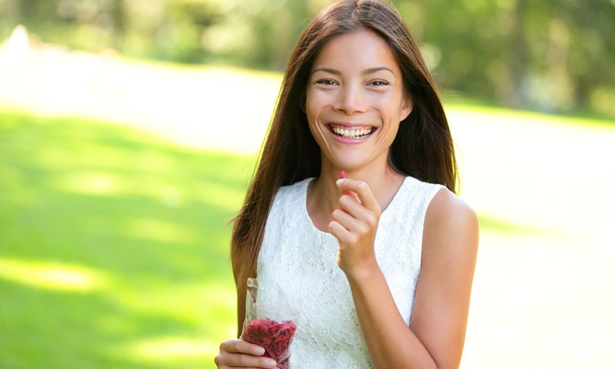 Οι top καλοκαιρινές τροφές για τις γυναίκες (εικόνες)