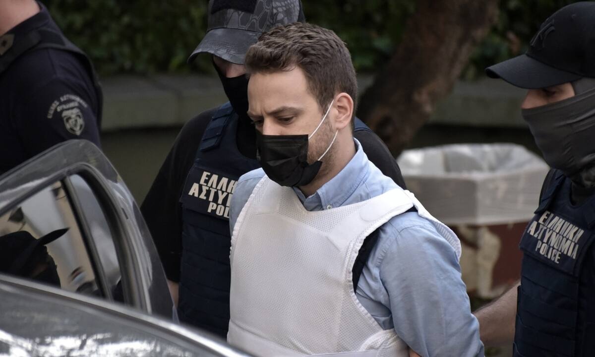 Γλυκά Νερά: Ξεσπά ο πατέρας της Καρολάιν - «Ξεριζώθηκε η καρδιά μου, θα έσπαγα το κεφάλι του Μπάμπη»