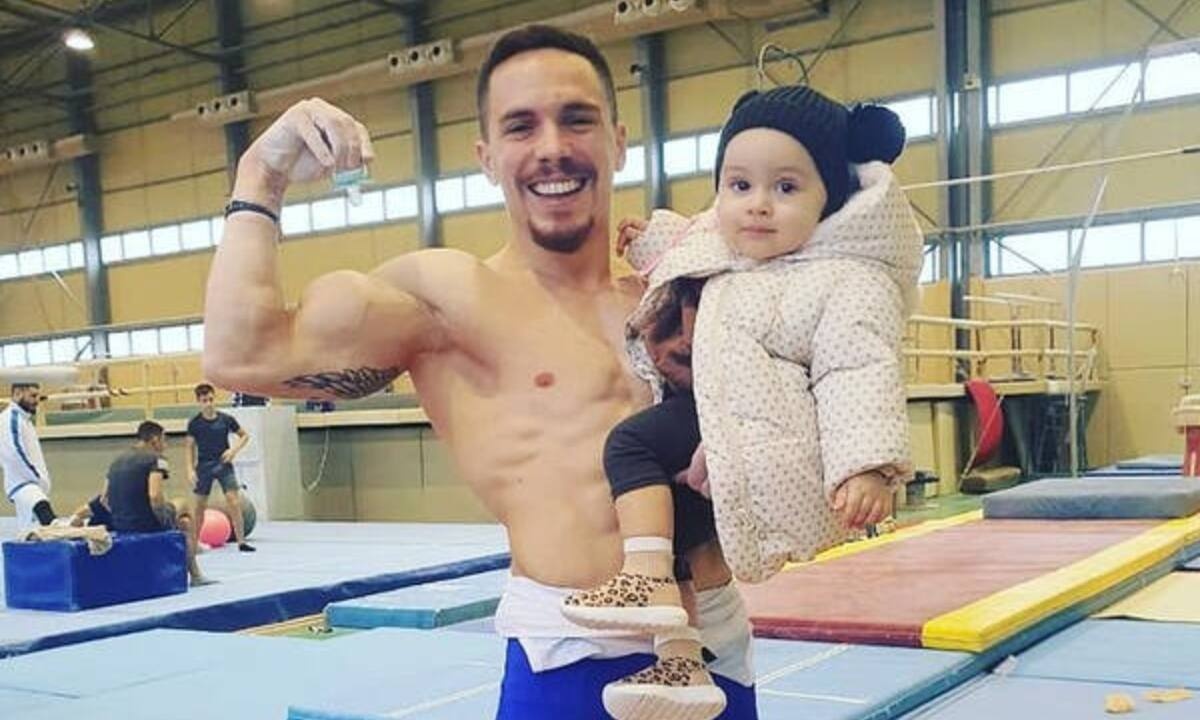 Λευτέρης Πετρούνιας: Παιχνίδια με την κόρη του στην πισίνα (pics)