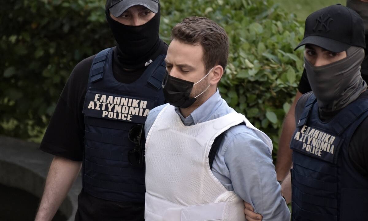 Βρετανικά ΜΜΕ για Γλυκά Νερά: Τα ύποπτα δρομολόγια του Μπάμπη και η ανακάλυψη της Καρολάιν