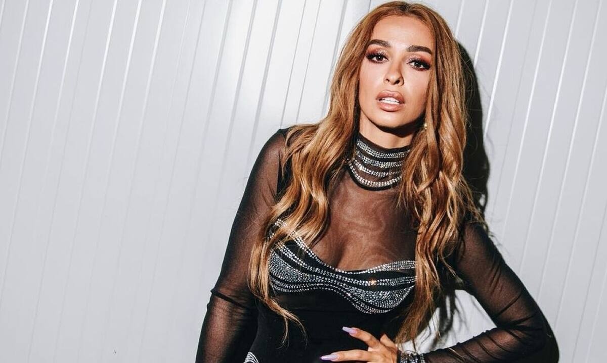 Ελένη Φουρέιρα: Ποζάρει με μαγιό και προκαλεί...πανικό στο instagram!