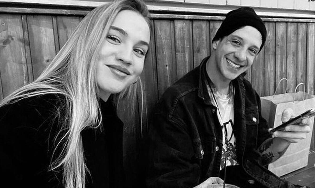 Ηλίας Μπόγδανος: Το σπίτι που μένει με την σύντροφό του είναι απίθανο, μοντέρνο και στιλάτο