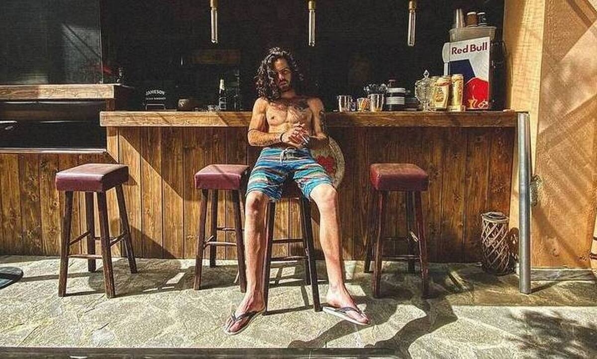 Άγγελος Λάτσιος: Η φωτογραφία με την αδερφή του Λάουρα από τις διακοπές τους στην Άνδρο