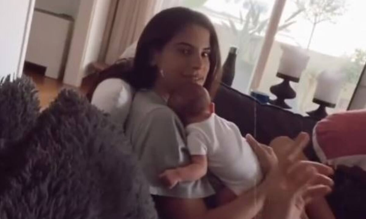 Χριστίνα Μπόμπα: Ενίσχυση για τις διδυμούλες - Δείτε ποιος τη βοηθά