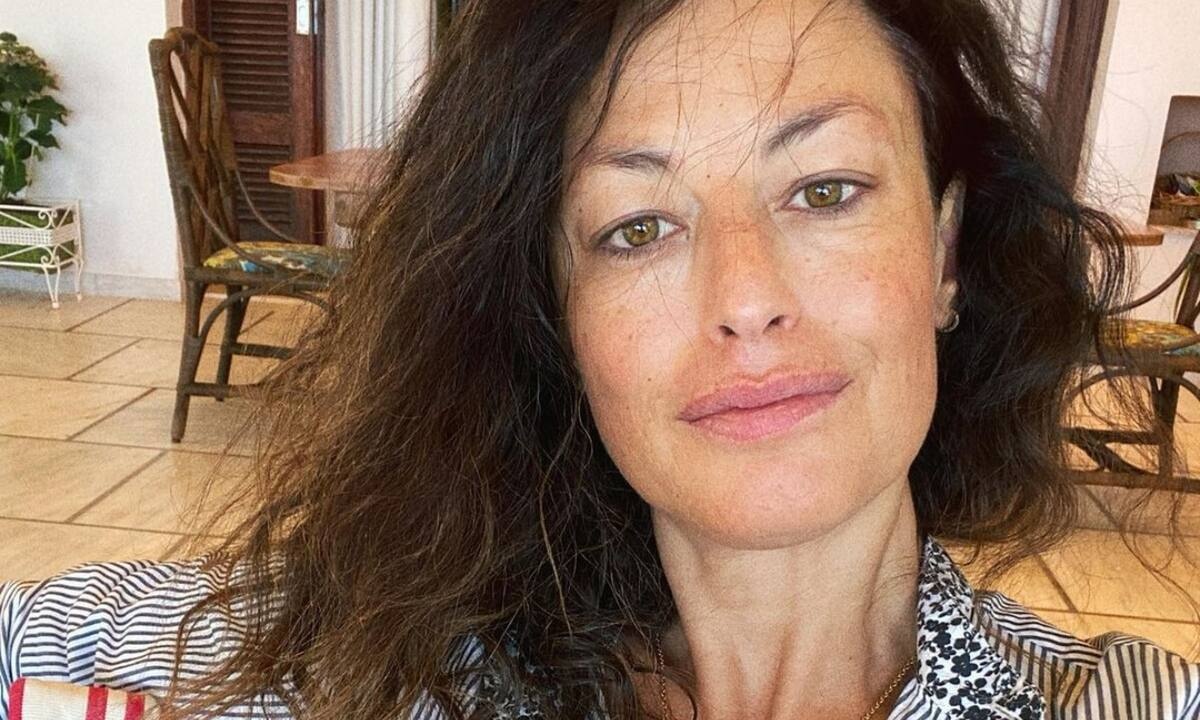 Η Δωροθέα Μερκούρη ποζάρει για πρώτη φορά χωρίς ίχνος μακιγιάζ