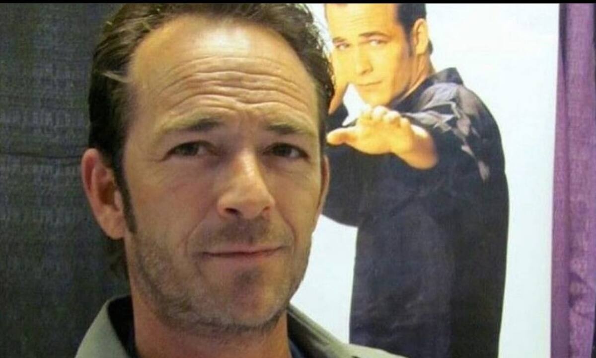 Ο γιος του Luke Perry είναι ερωτευμένος και δεν το κρύβει (photos)