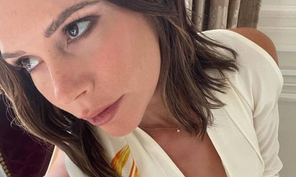 Victoria Beckham: Αυτό το φόρεμα της φέρνει καλή τύχη (photos)