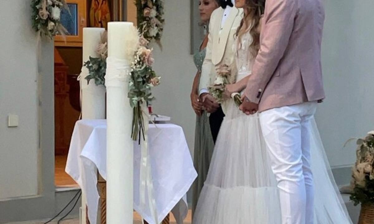 Γάμος έκπληξη στη showbiz – Οι πρώτες φωτό