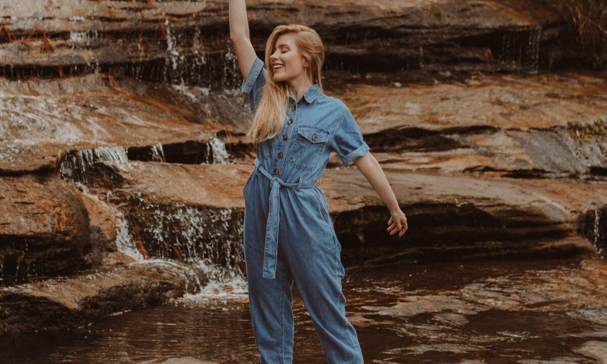 Shopping Guide: 10 ολόσωμες μονοχρωματικές φόρμες που θα σου δώσουν στυλ και coolness