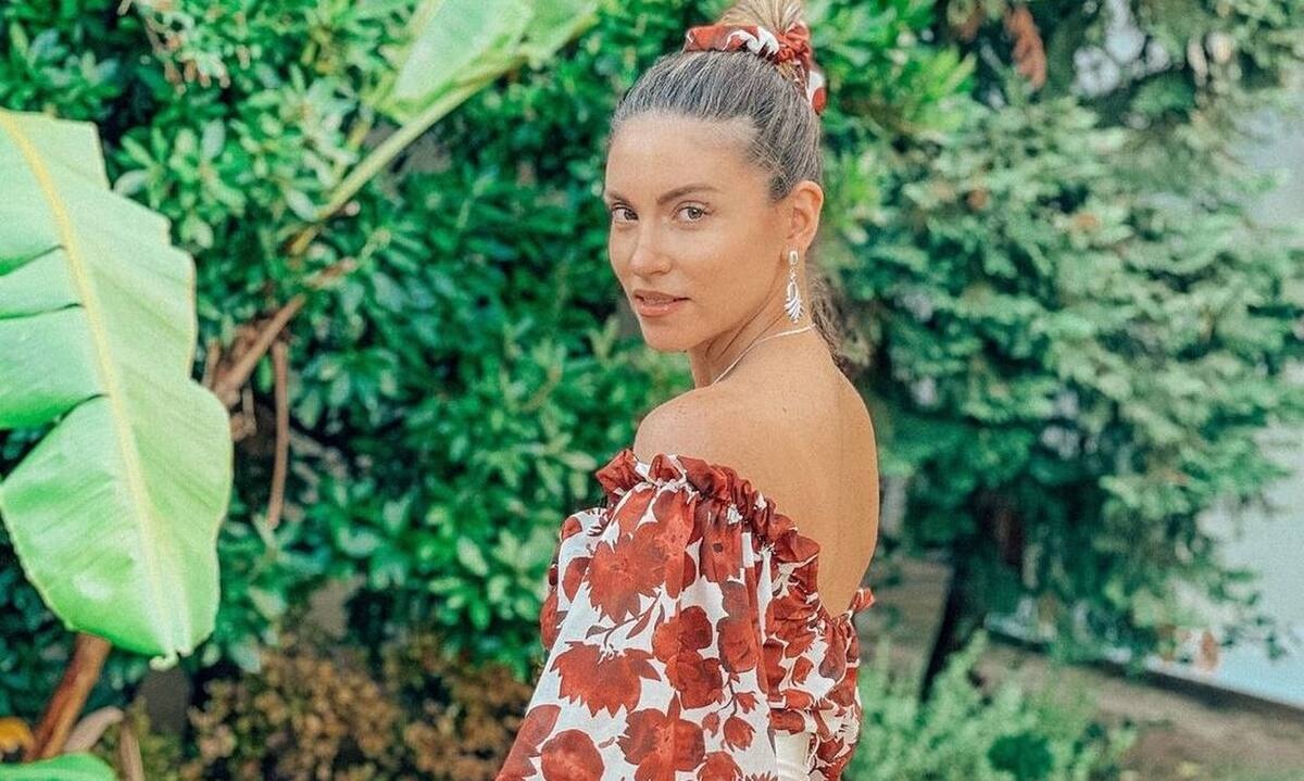 Οικονομάκου: Η αδυνατισμένη φιγούρα της με στενό φόρεμα λίγο καιρό μετά τον ερχομό της κόρης της